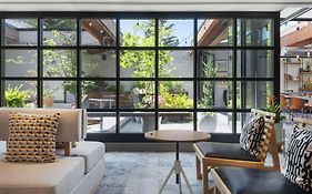 Freepoint Hotel Cambridge, Tapestry Collection By Hilton